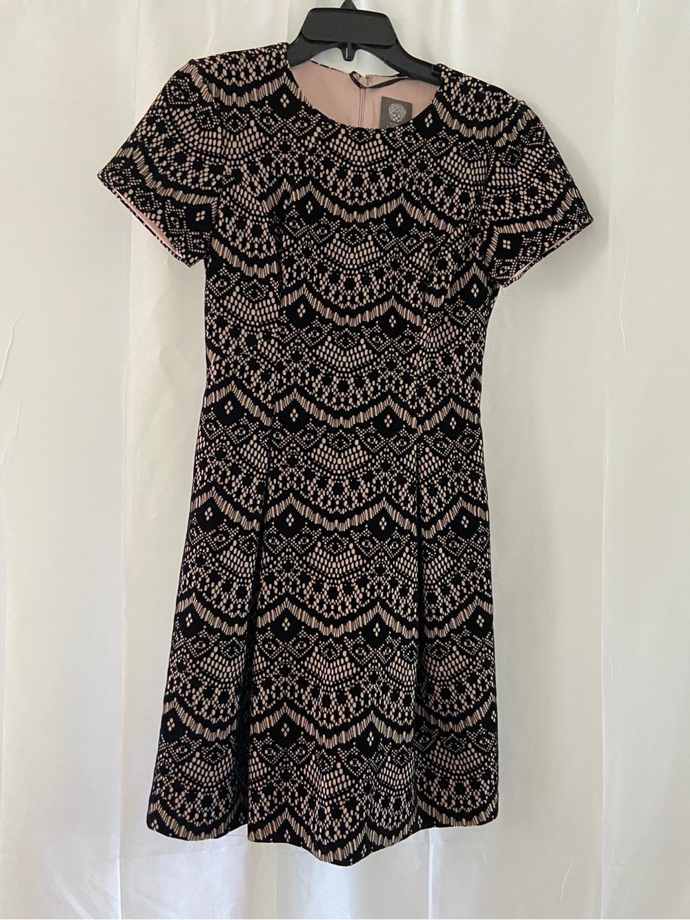 Vince Camuto Black and Blush Patterned Short-Sleeve Midi Dress